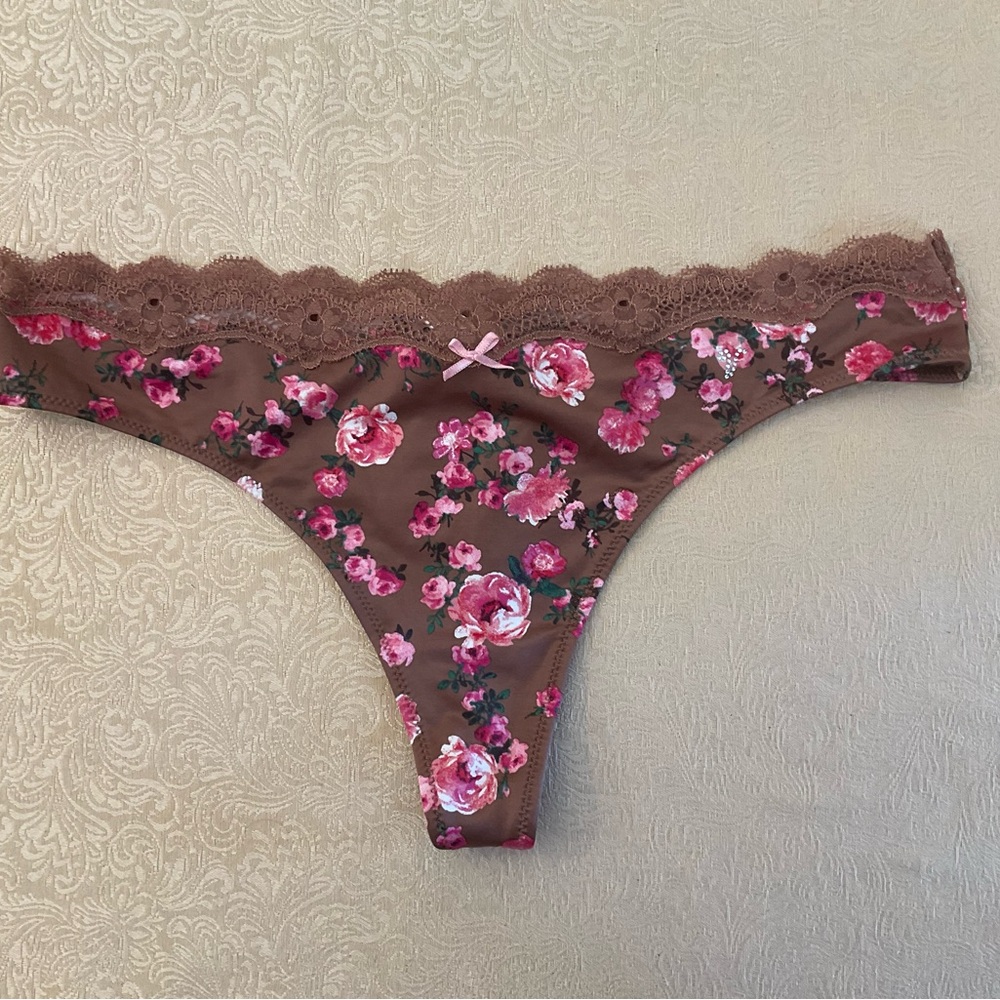 NWT VICTORIA'S SECRET Dream Angels Thong Sz M Silky Brown Lace Pink Floral